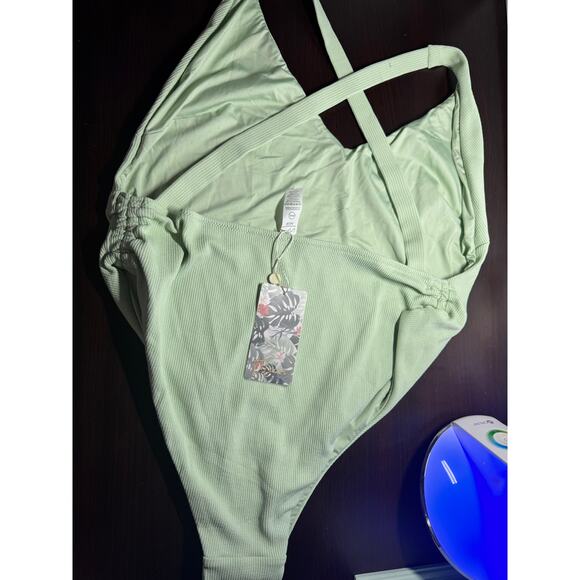 Toluca Plus Size One Piece Swimsuit with cross back and high cut | Size 4X - Picture 4 of 6